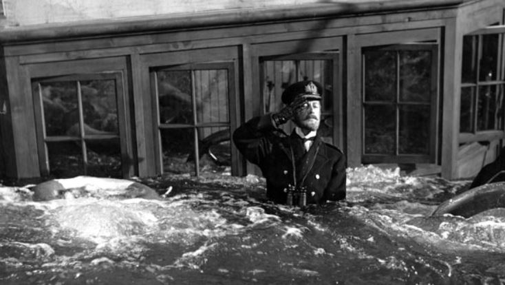 captain-sinking-ship